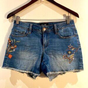 NANETTE by Nanette Lepose  Floral Embroidered Medium Wash Denim Shorts Sz 4
